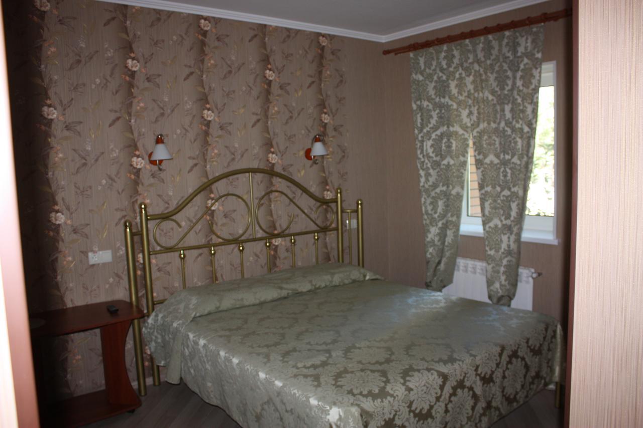 Hotel Gostynnyi Dvir Bucha Phòng bức ảnh
