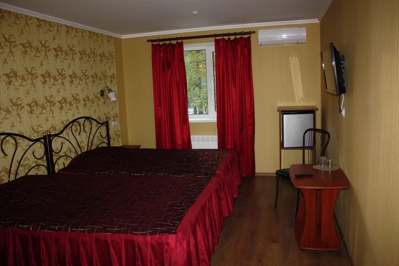 Hotel Gostynnyi Dvir Bucha Phòng bức ảnh