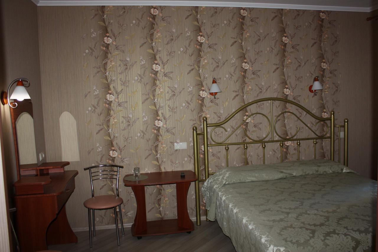 Hotel Gostynnyi Dvir Bucha Phòng bức ảnh
