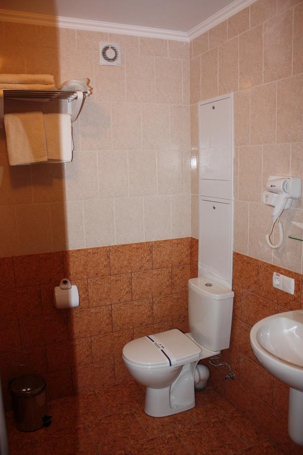 Hotel Gostynnyi Dvir Bucha Phòng bức ảnh