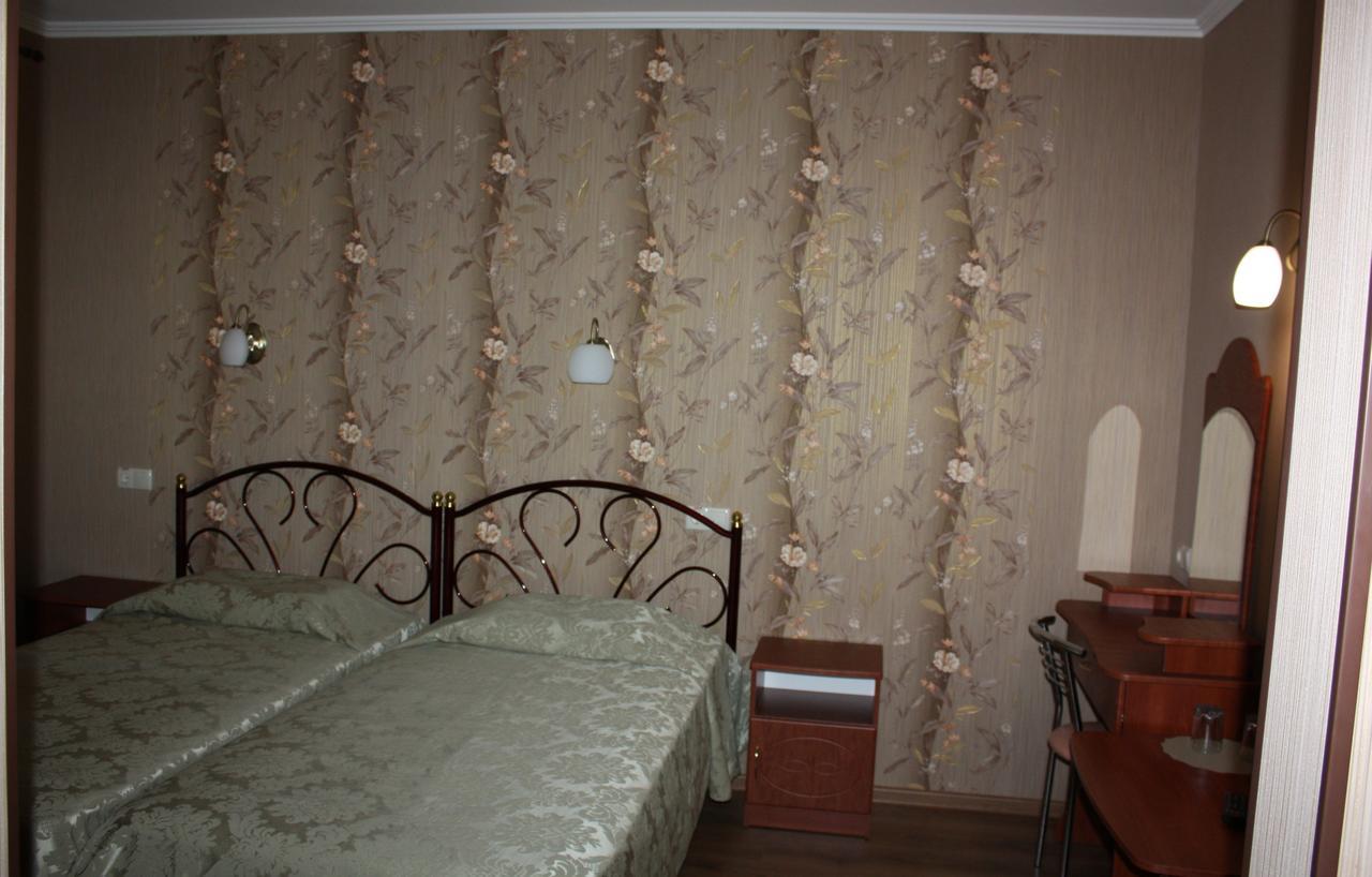Hotel Gostynnyi Dvir Bucha Phòng bức ảnh